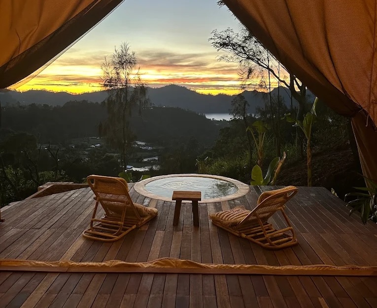 Hideaway Glamping