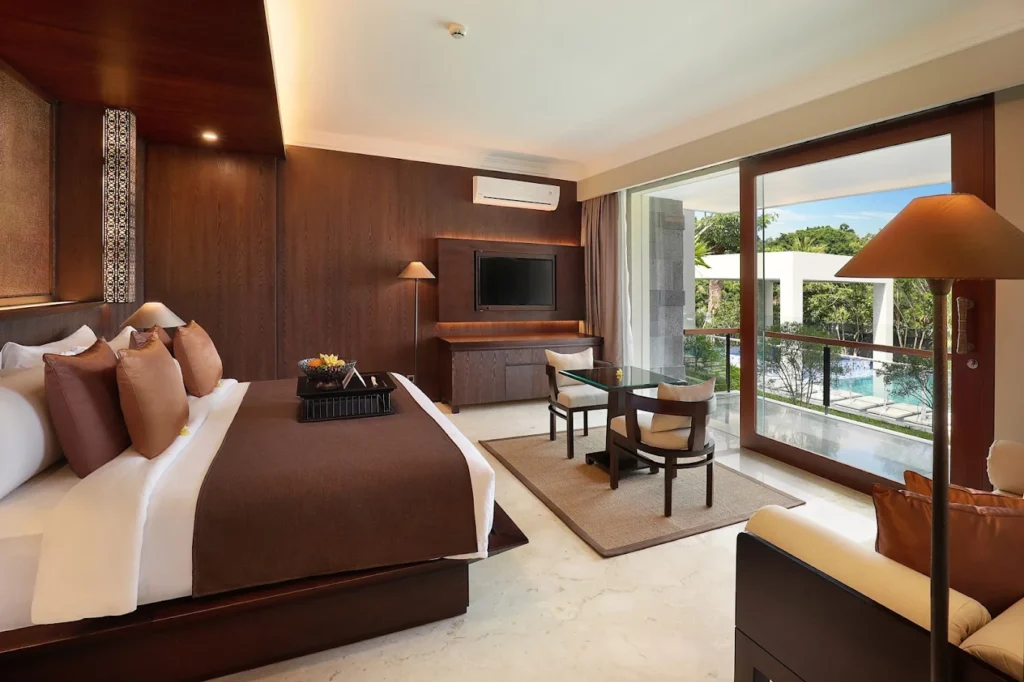 Royal Kamuela Villas & Suites