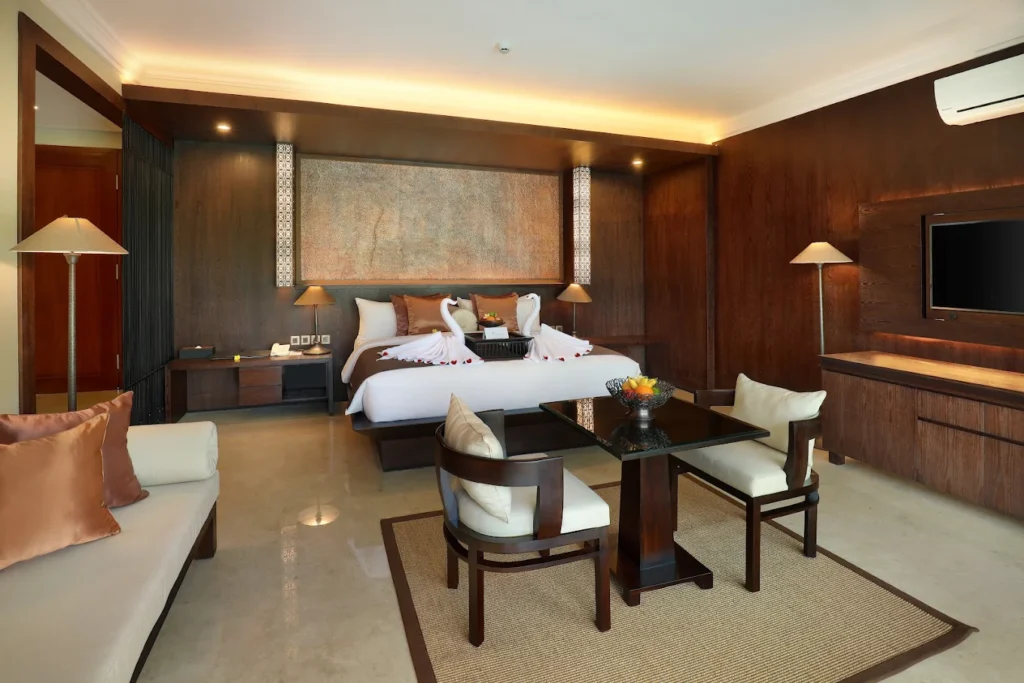 Royal Kamuela Villas & Suites