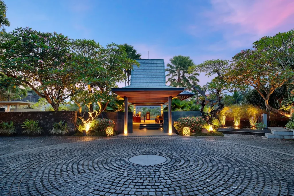 Royal Kamuela Villas & Suites