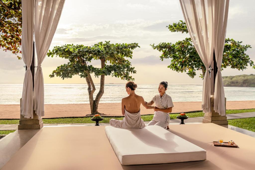 The Laguna, A Luxury Collection Resort & Spa Hotel