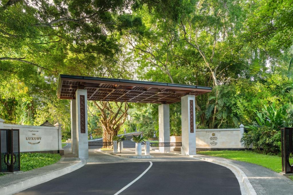 The Laguna, A Luxury Collection Resort & Spa Hotel