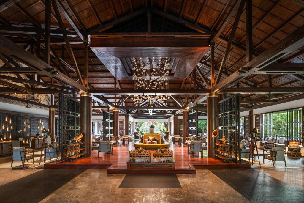 The Laguna, A Luxury Collection Resort & Spa Hotel