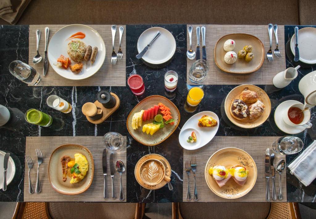 The Laguna, A Luxury Collection Resort & Spa Hotel