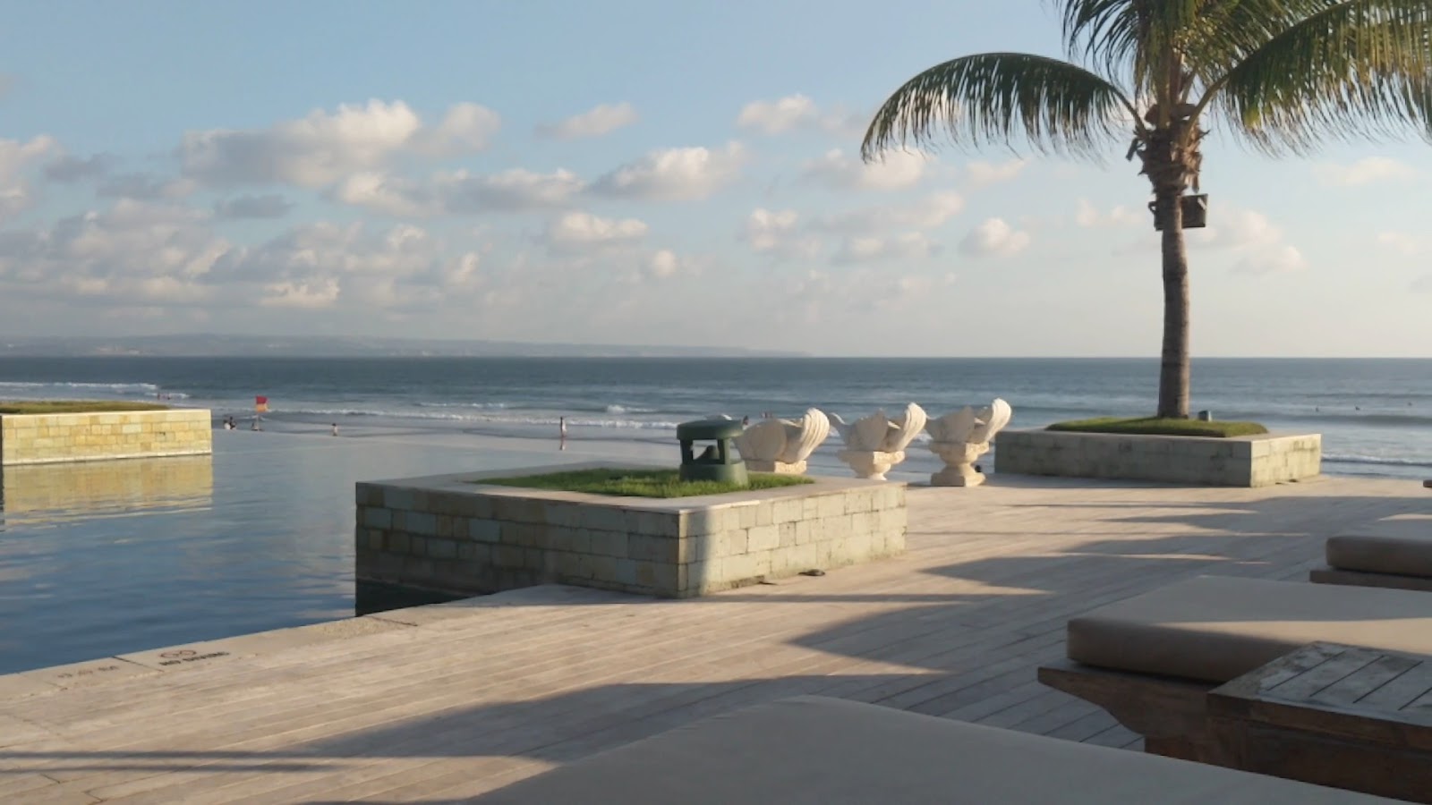 Beachfront infinity pool overlooking the ocean in Seminyak